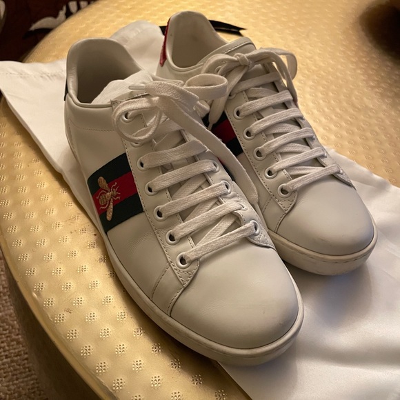 Authentic Gucci Ace Sneakers with Bee - Picture 10 of 12